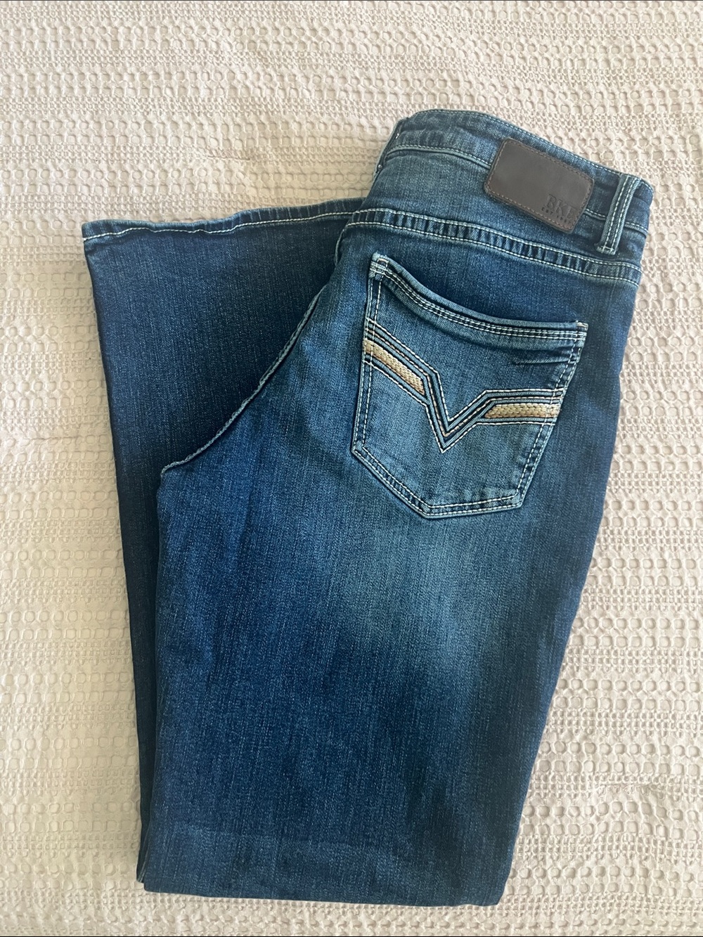 BKE Men's Straight Jeans in Medium Blue Wash